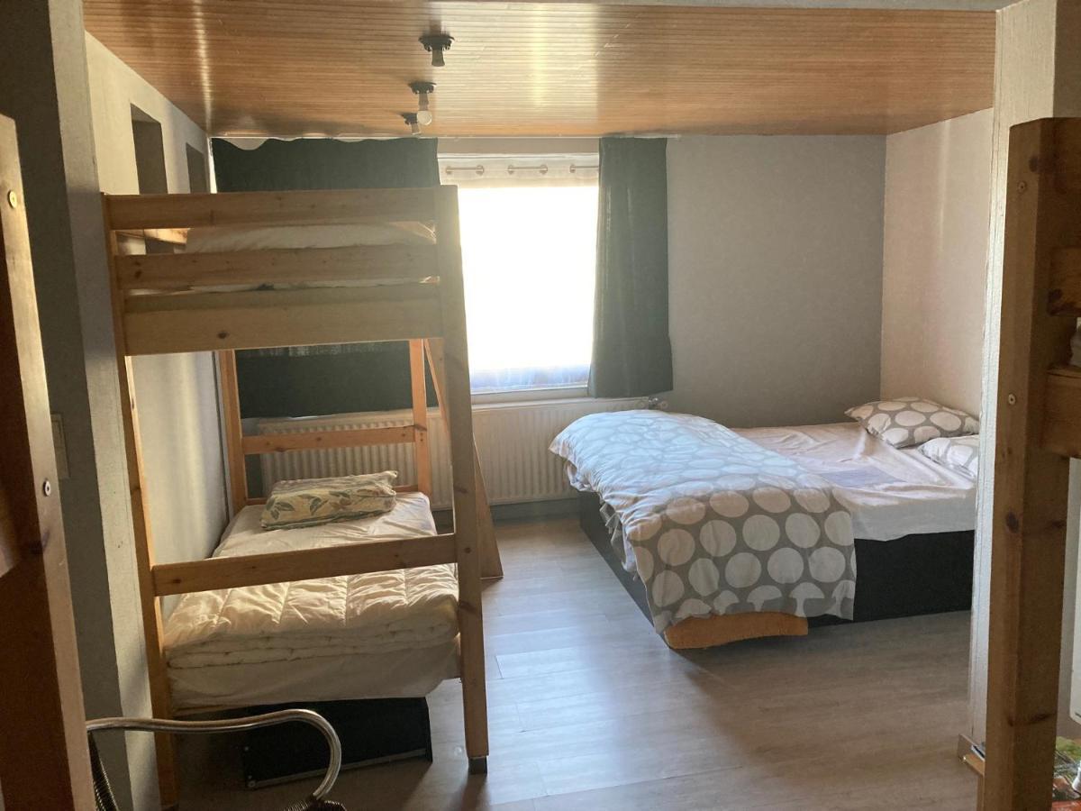 Les Cinq Francais Villa Nismes Ngoại thất bức ảnh